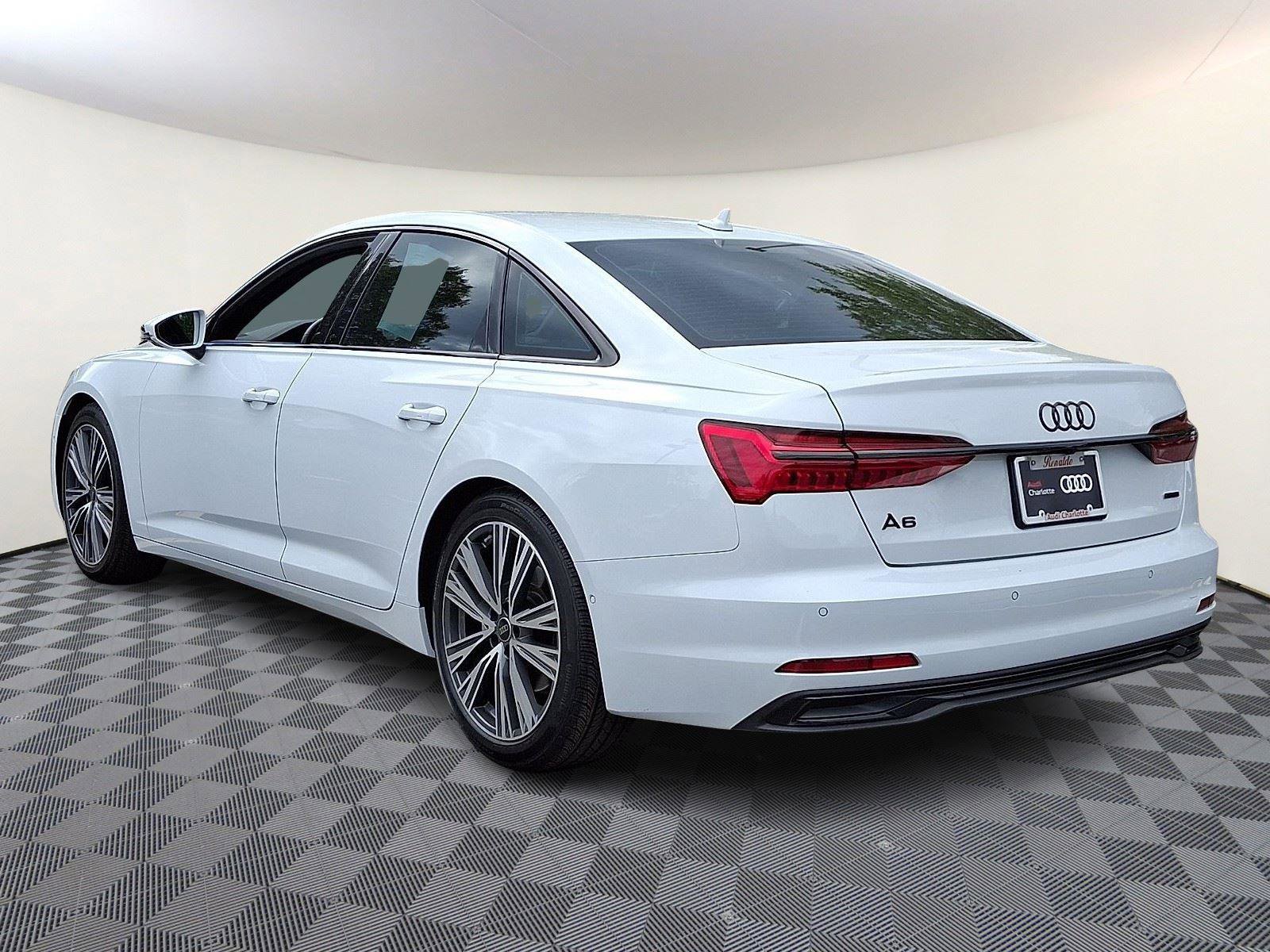 Used 2024 Audi A6 2.0T Premium w/ Convenience Package AWD/4WD image 4