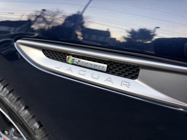Used 2018 Jaguar F-PACE R-Sport image 13