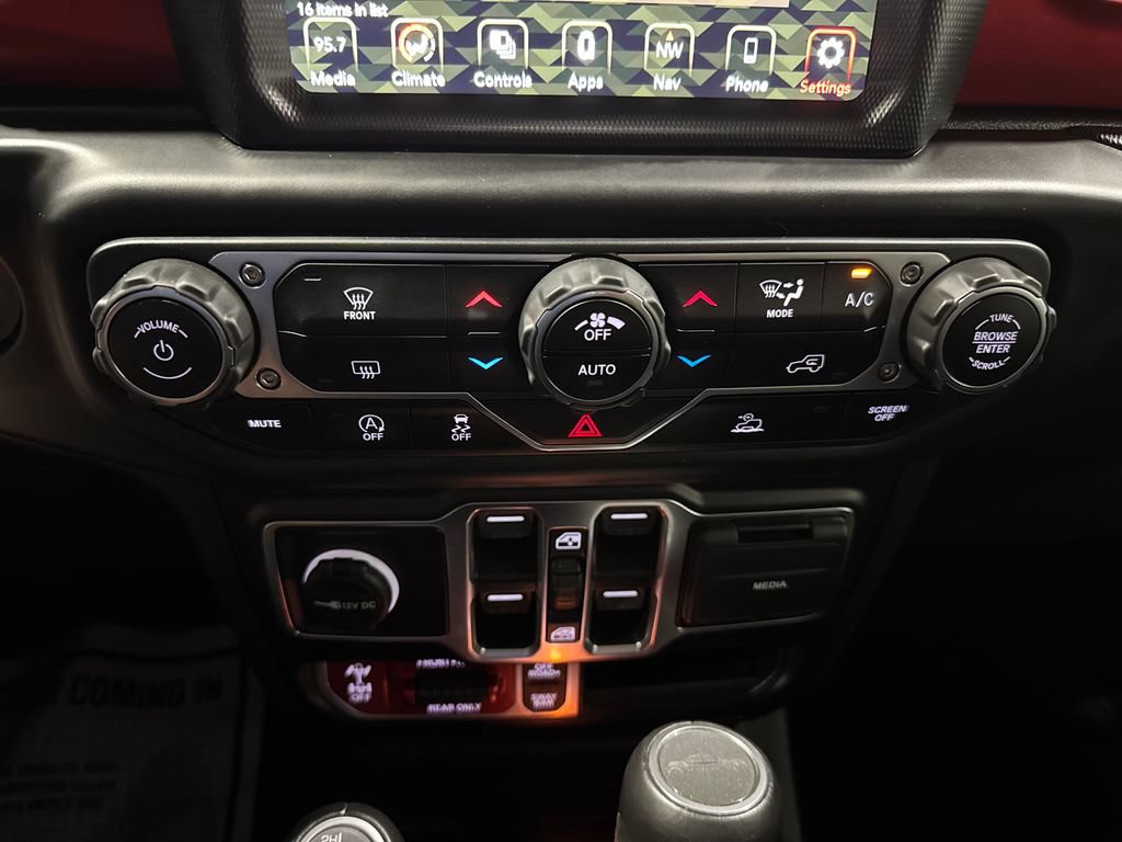 Used 2022 Jeep Gladiator Rubicon w/ Trailer Tow Package AWD/4WD image 32
