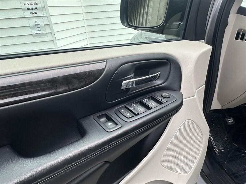 Used 2016 Dodge Grand Caravan SE w/ Quick Order Package 29E SE FWD image 50
