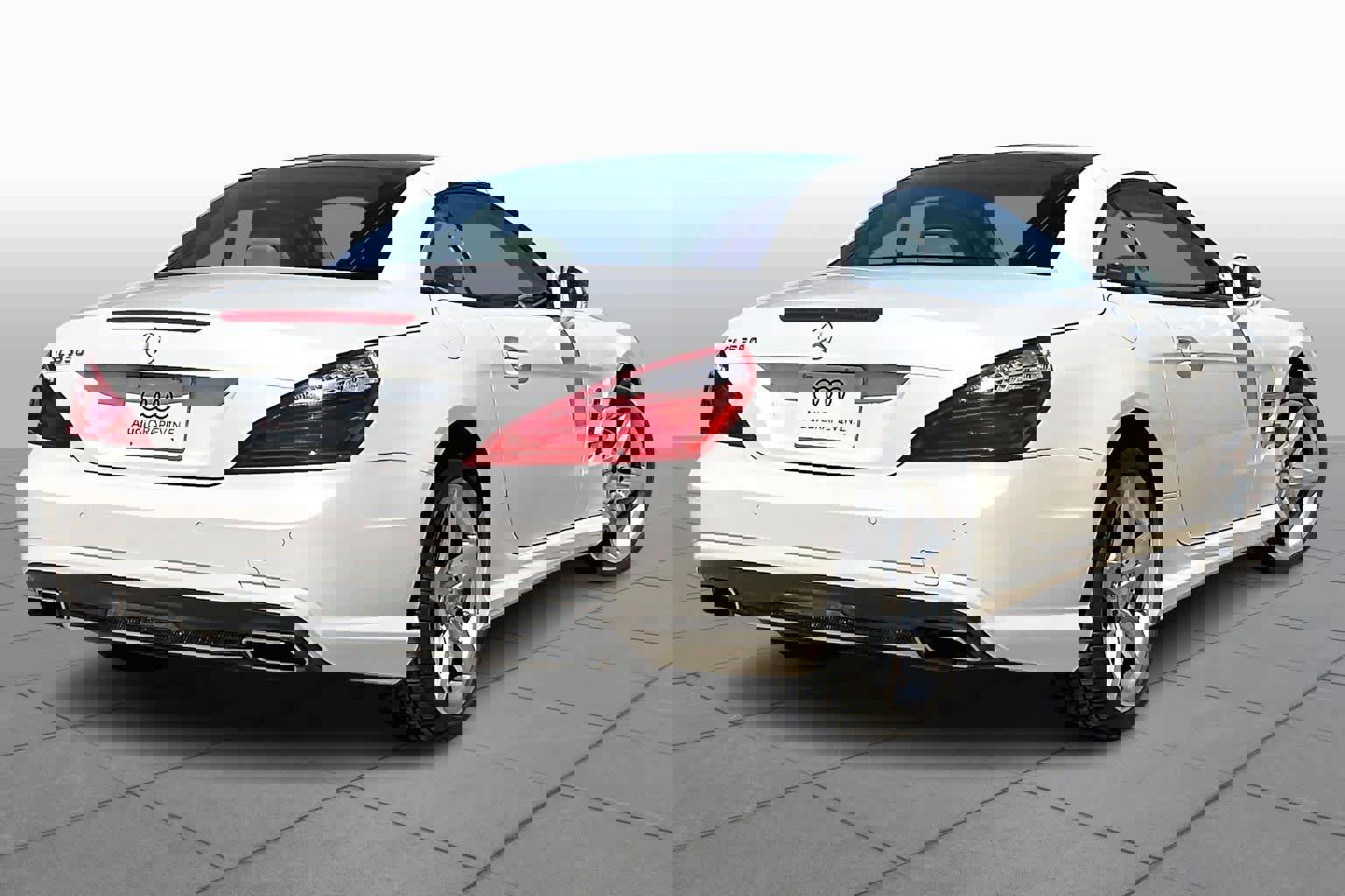 Used 2014 Mercedes-Benz SL 550 image 12