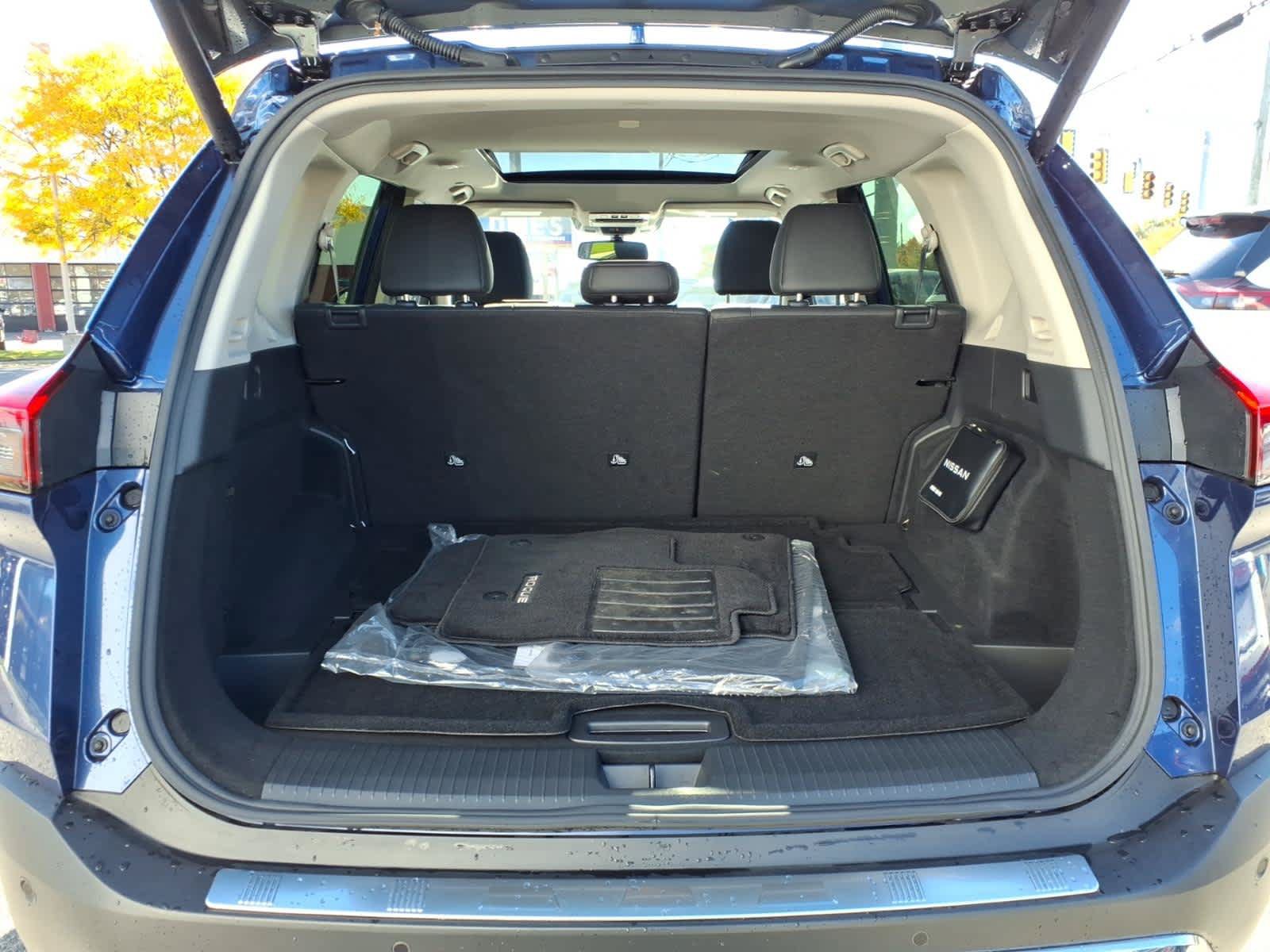 Used 2023 Nissan Rogue Platinum w/ Platinum Premium Package AWD/4WD image 16