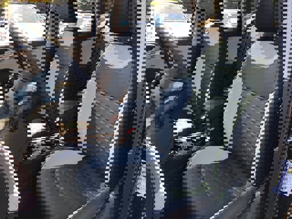 New 2025 Volkswagen Taos SEL image 32