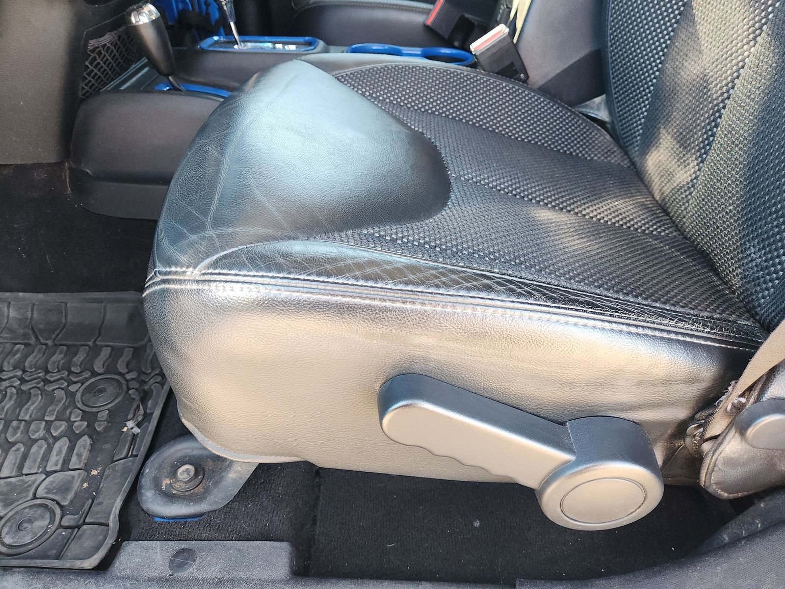 Used 2016 Jeep Wrangler Unlimited Sahara image 28