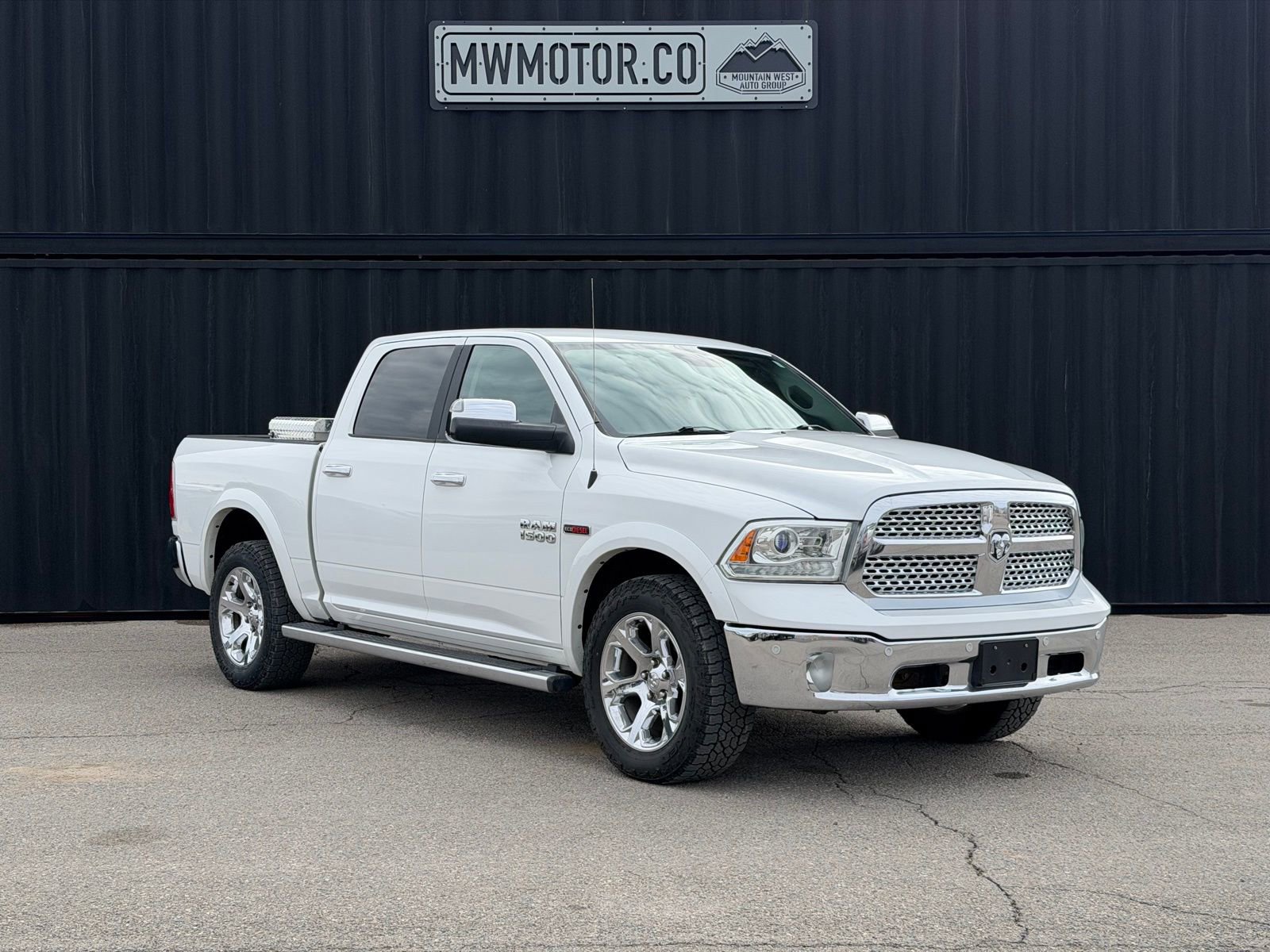 Used 2018 RAM 1500 Laramie image 1