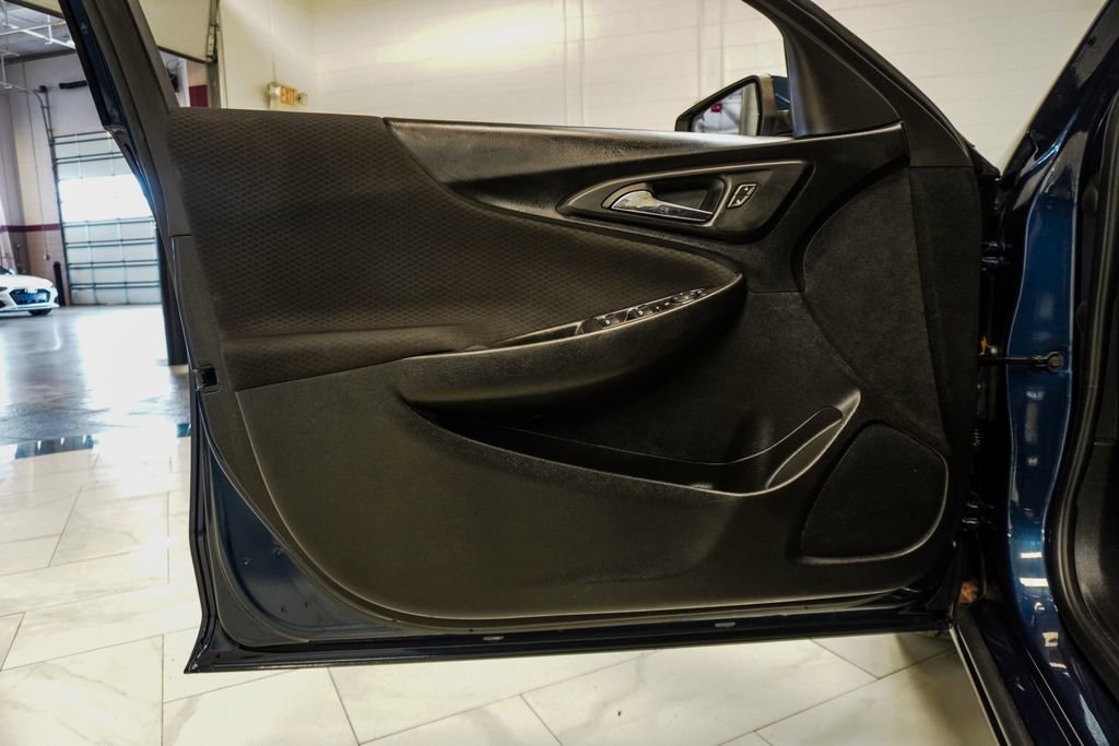 Used 2021 Chevrolet Malibu LT FWD image 18