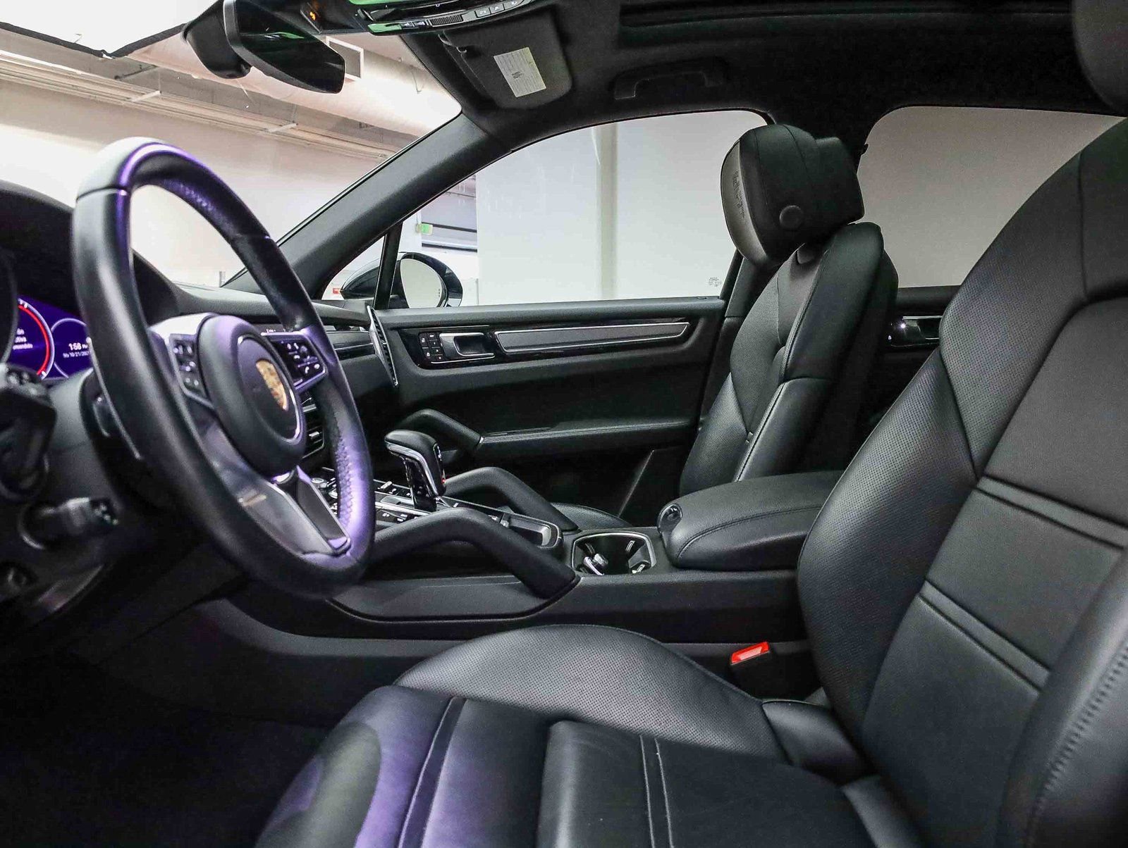 Certified 2023 Porsche Cayenne Platinum Edition image 22