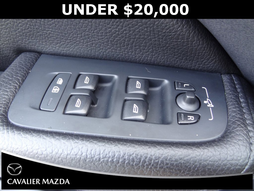 Used 2018 Volvo XC60 T6 Momentum w/ Convenience Package image 21