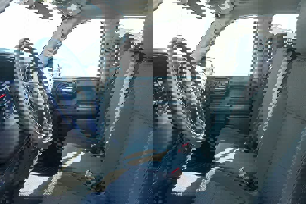 Used 2019 Chevrolet Silverado 1500 Custom w/ Custom Convenience Package image 17