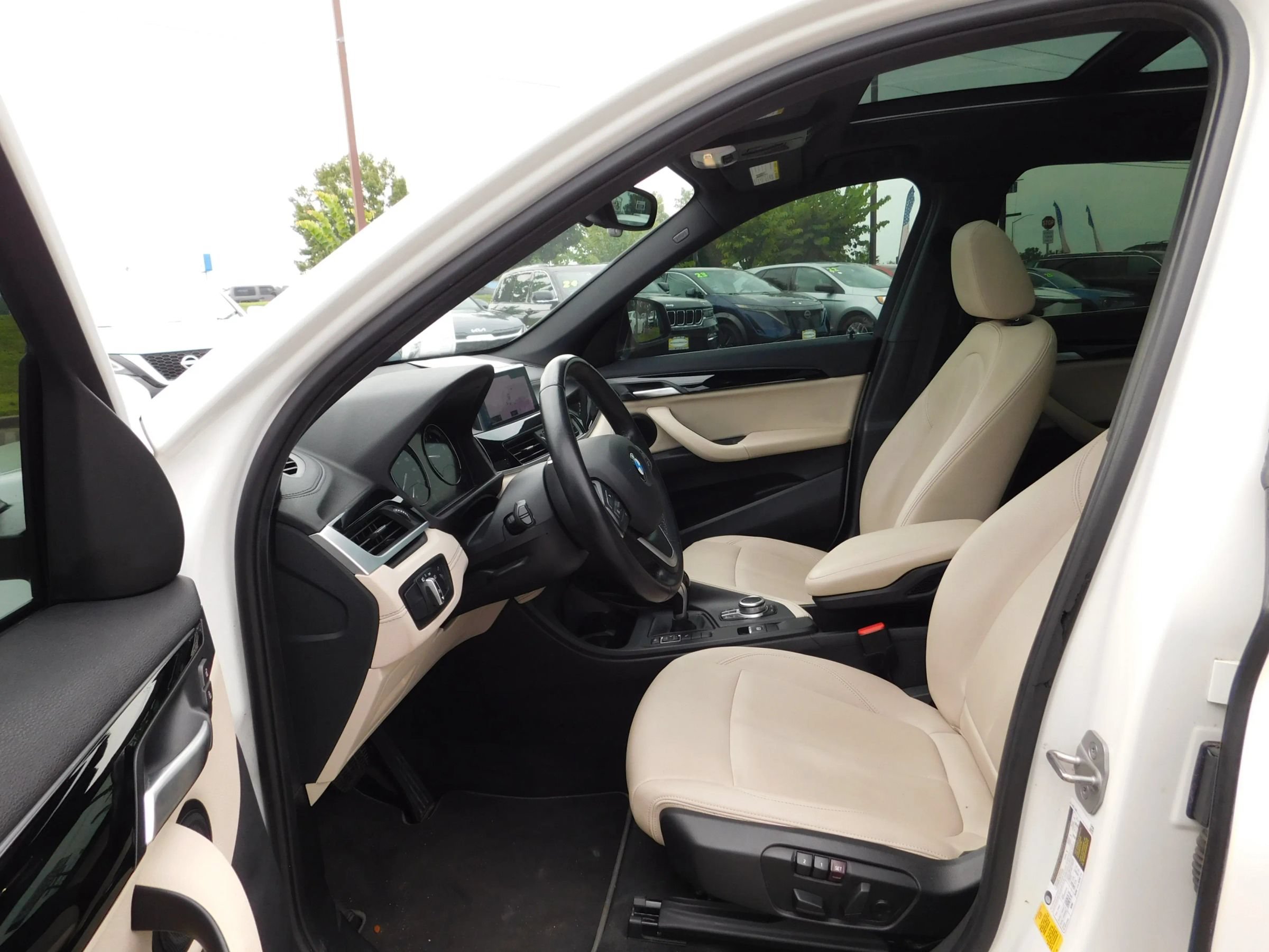 Used 2021 BMW X1 sDrive28i w/ Convenience Package FWD image 17