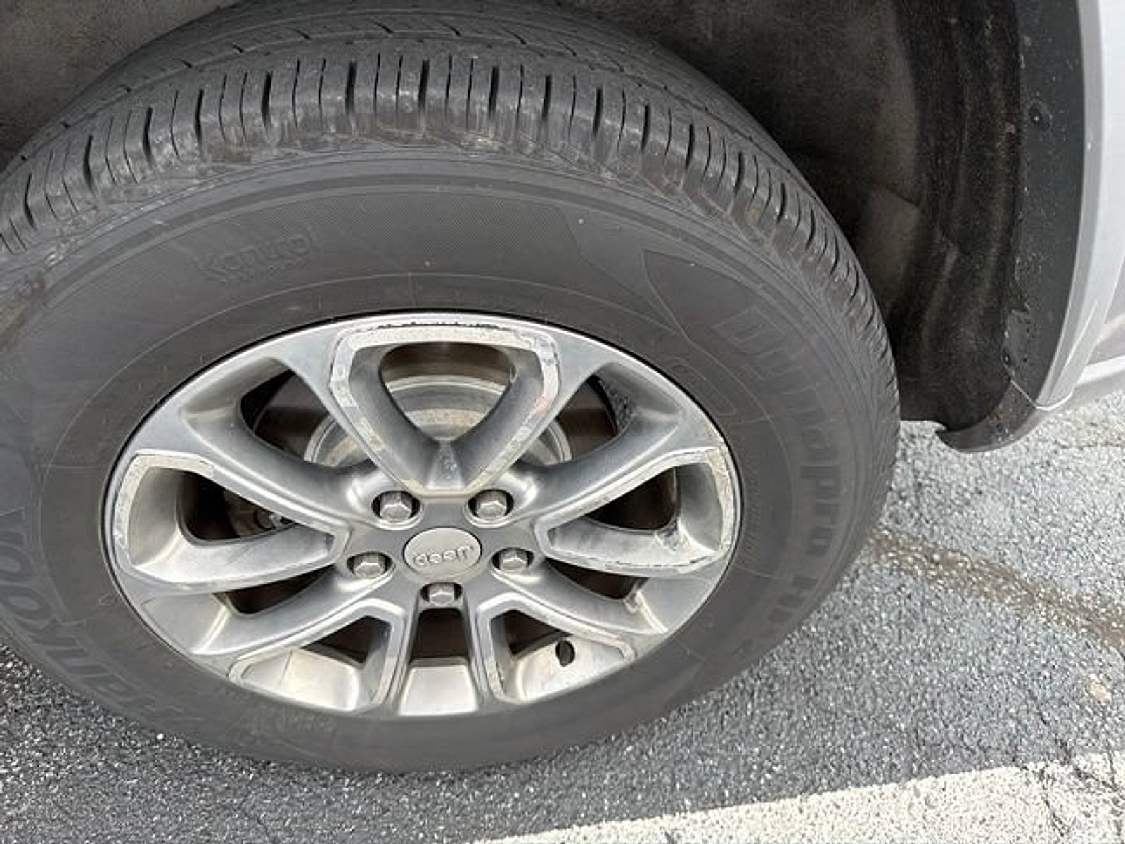 Used 2014 Jeep Grand Cherokee Overland AWD/4WD image 18