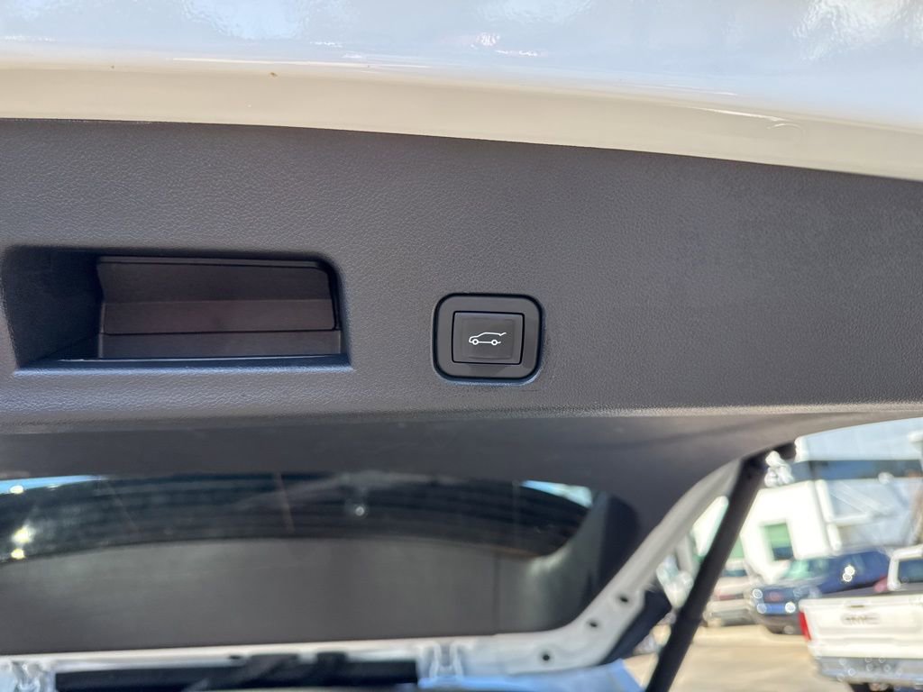 Used 2025 GMC Acadia Elevation FWD image 31