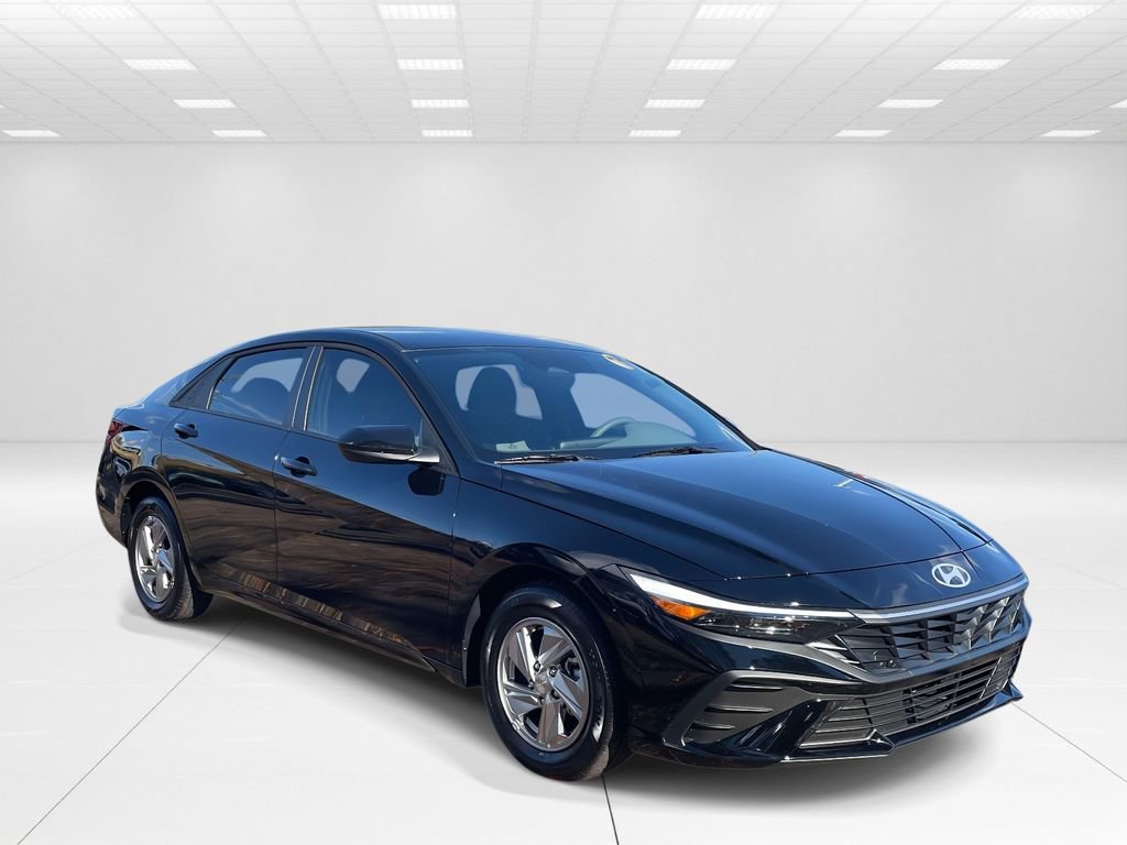 New 2025 Hyundai Elantra SE FWD image 1