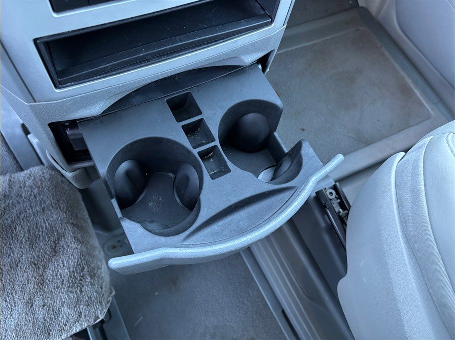 Used 2010 Chrysler Town & Country Limited image 26