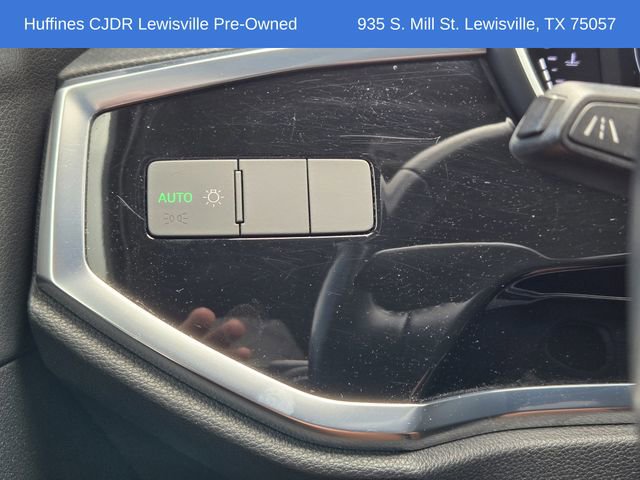 Used 2020 Audi Q3 2.0T Premium w/ Convenience Package AWD/4WD image 24