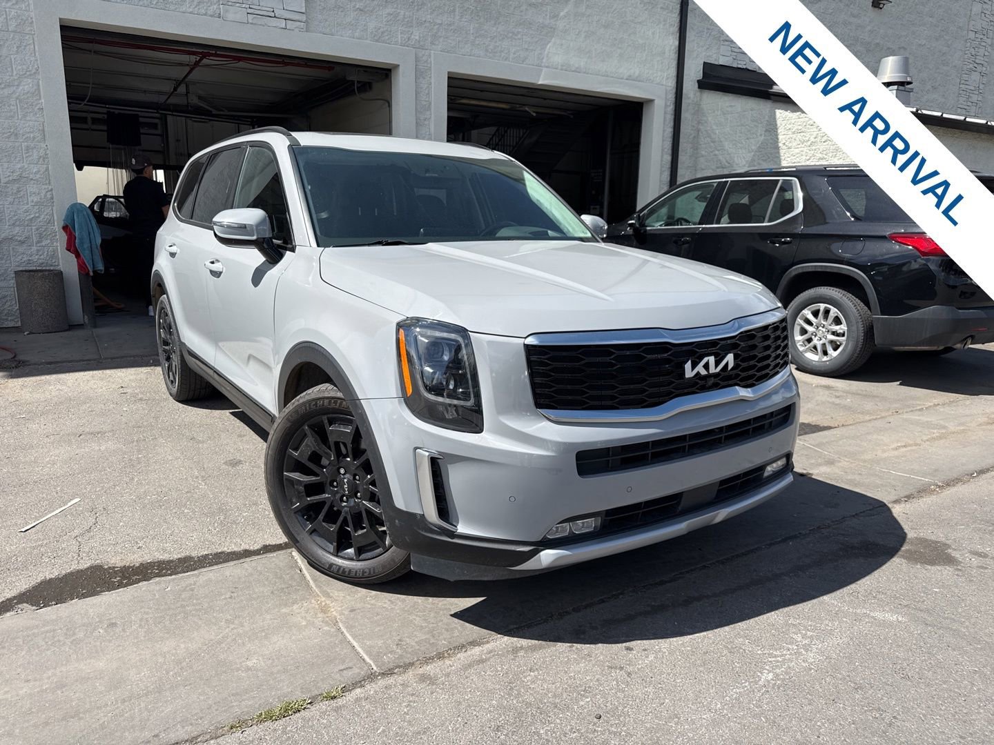 Used 2022 Kia Telluride SX w/ SX Prestige Package image 1