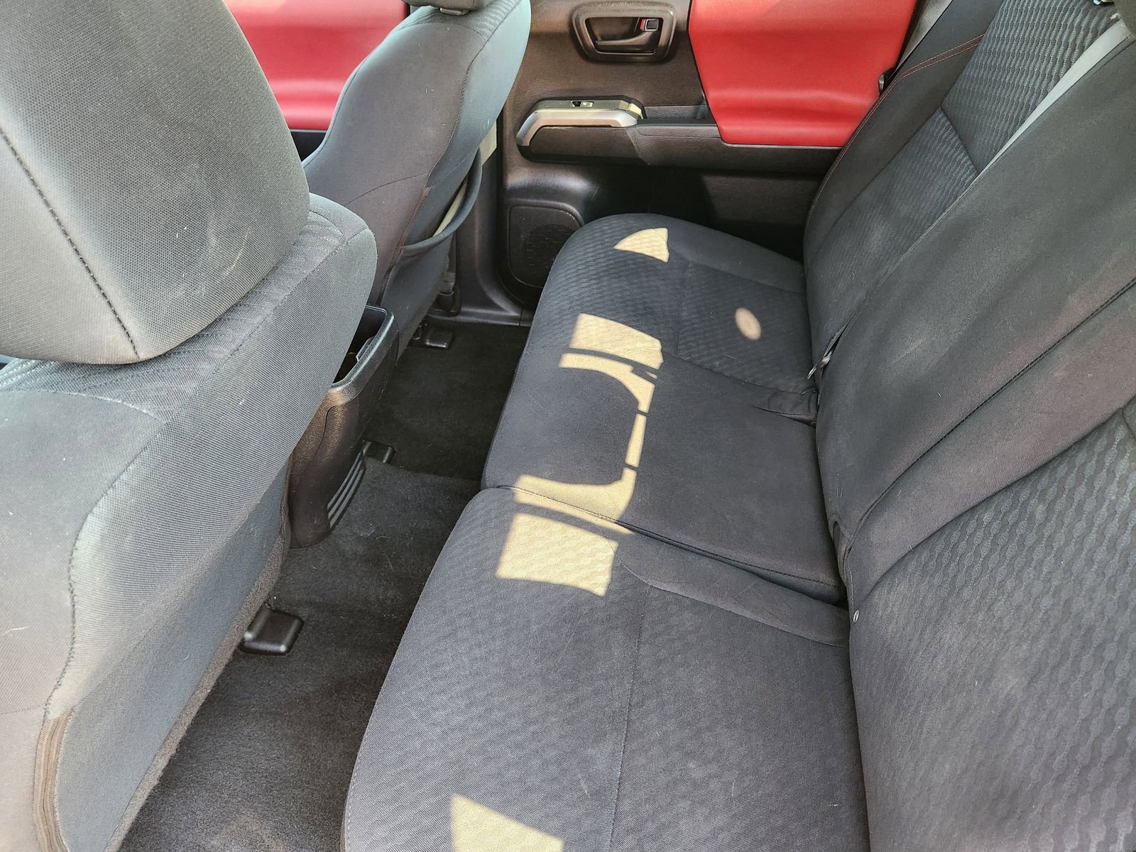 Used 2021 Toyota Tacoma SR5 AWD/4WD image 40