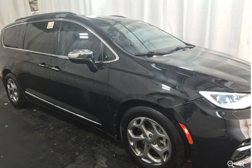 Used 2022 Chrysler Pacifica Limited FWD image 5