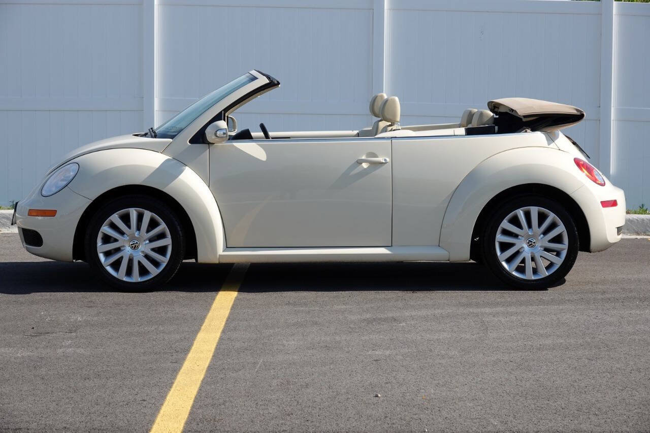Used 2008 Volkswagen Beetle SE FWD image 15