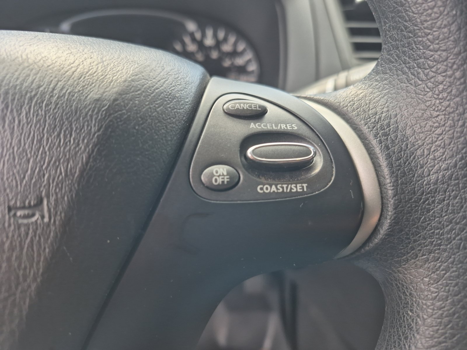 Used 2020 Nissan Pathfinder S FWD image 16