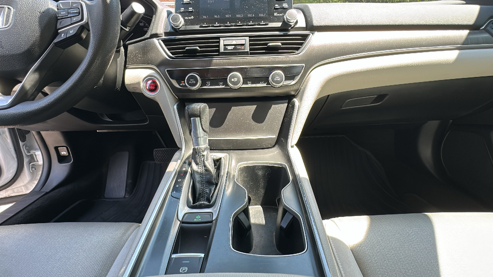 Used 2018 Honda Accord LX image 19
