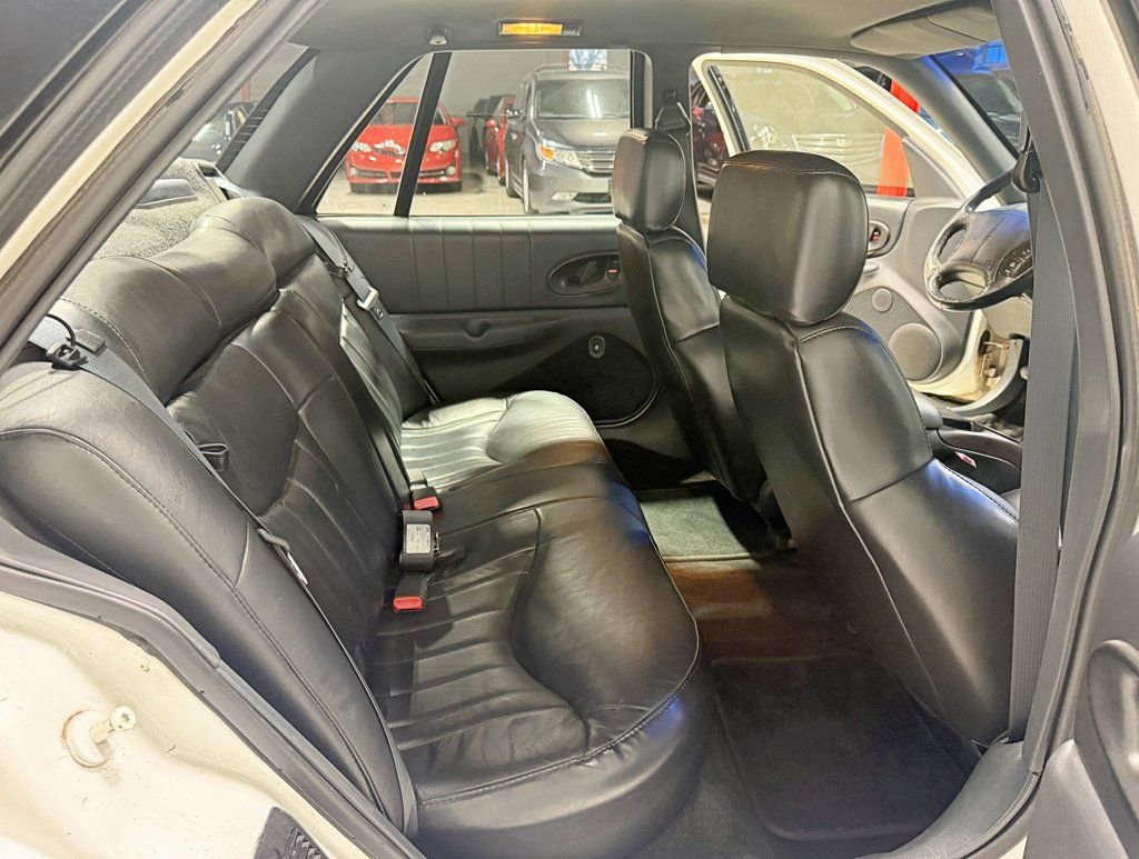 Used 1997 Oldsmobile Cutlass Supreme SL image 32