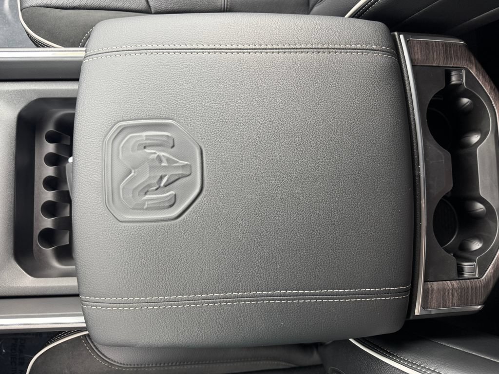 New 2026 RAM 2500 Laramie AWD/4WD image 32