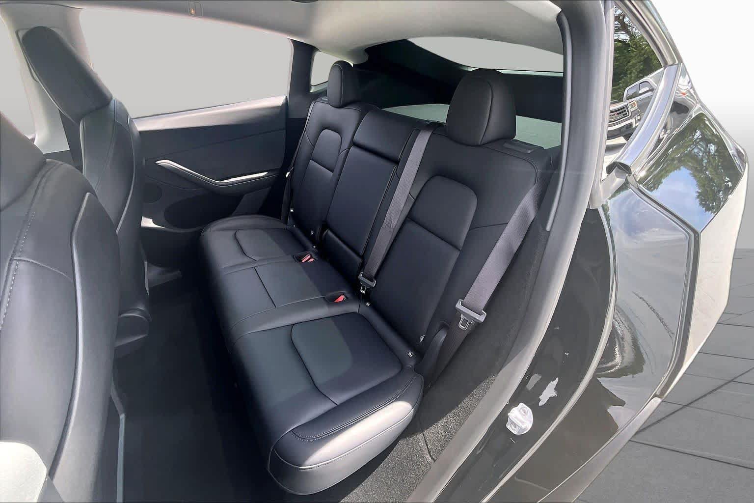 Used 2025 Tesla Model Y Performance AWD/4WD image 19