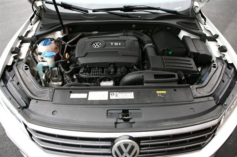 Used 2017 Volkswagen Passat 1.8T SE FWD image 7