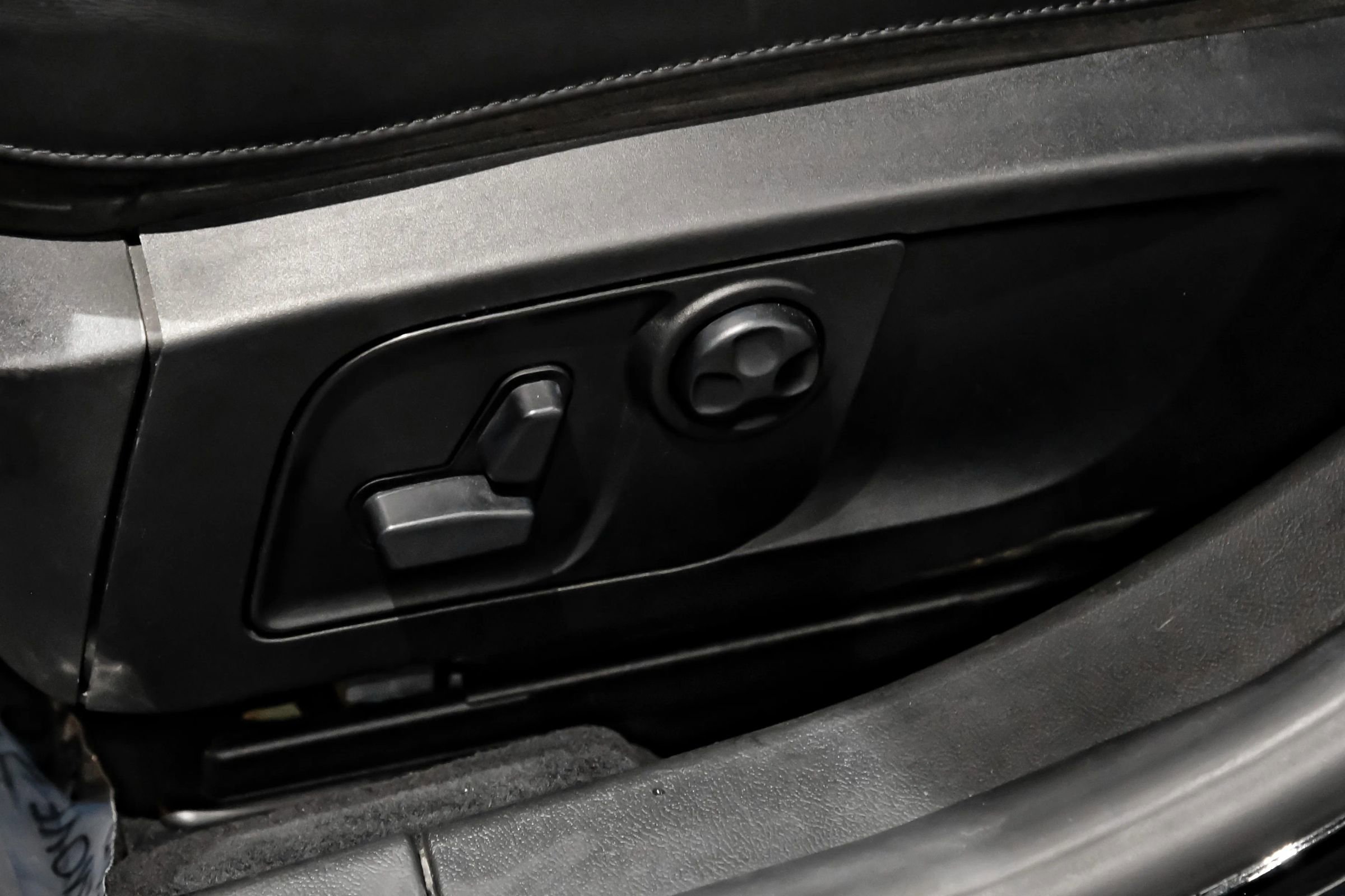 Used 2017 Maserati Ghibli w/ Luxury Package image 38