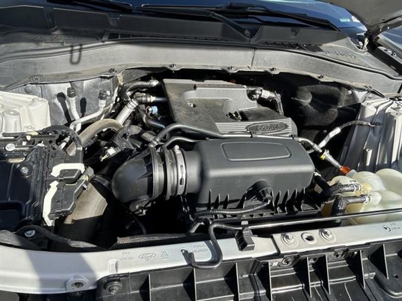 Used 2020 Ford Explorer XLT w/ Comfort Package image 31