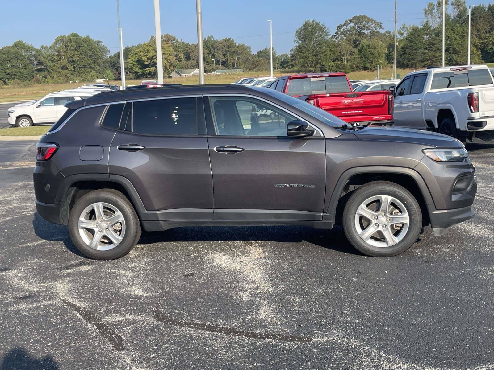 Used 2024 Jeep Compass Latitude AWD/4WD image 15