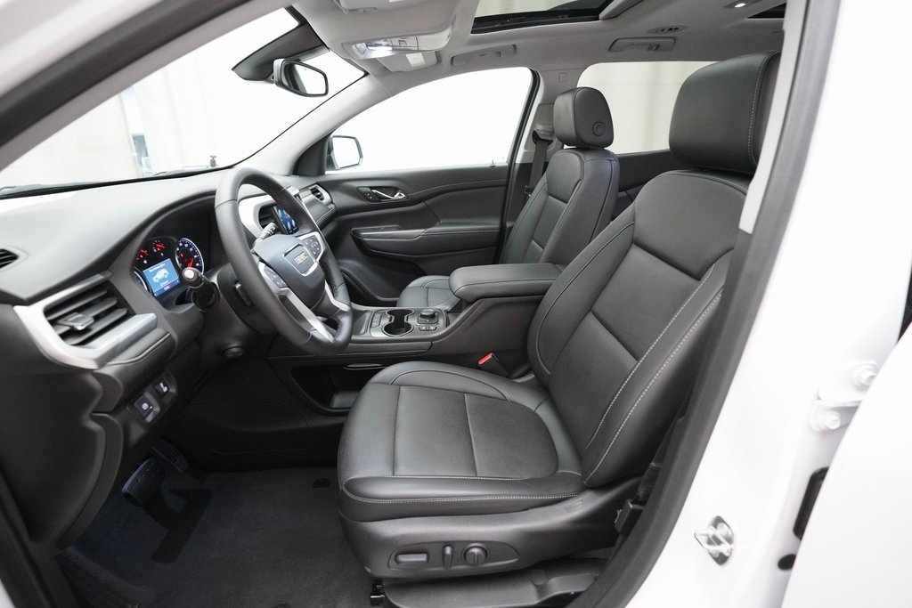 Certified 2023 GMC Acadia SLT w/ Elevation Edition image 7