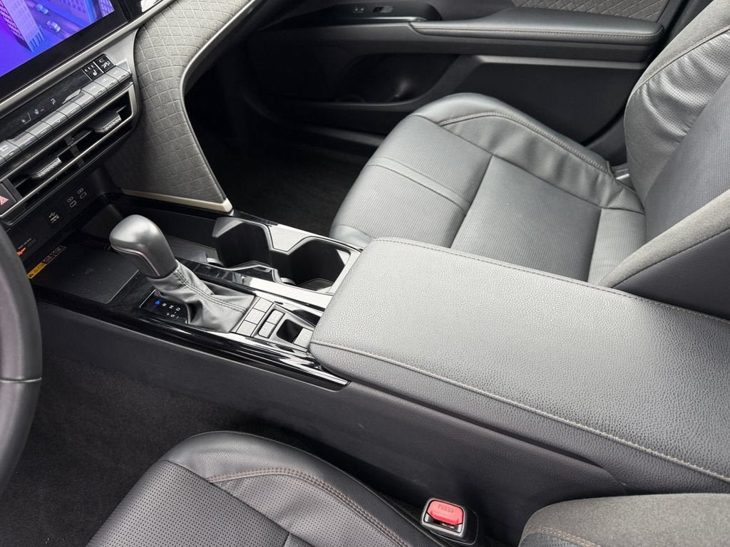 Used 2025 Toyota Camry XLE FWD image 18
