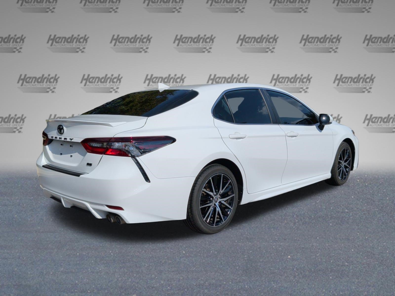 Used 2022 Toyota Camry SE w/ Carpet Mat Package (TMS) FWD image 7