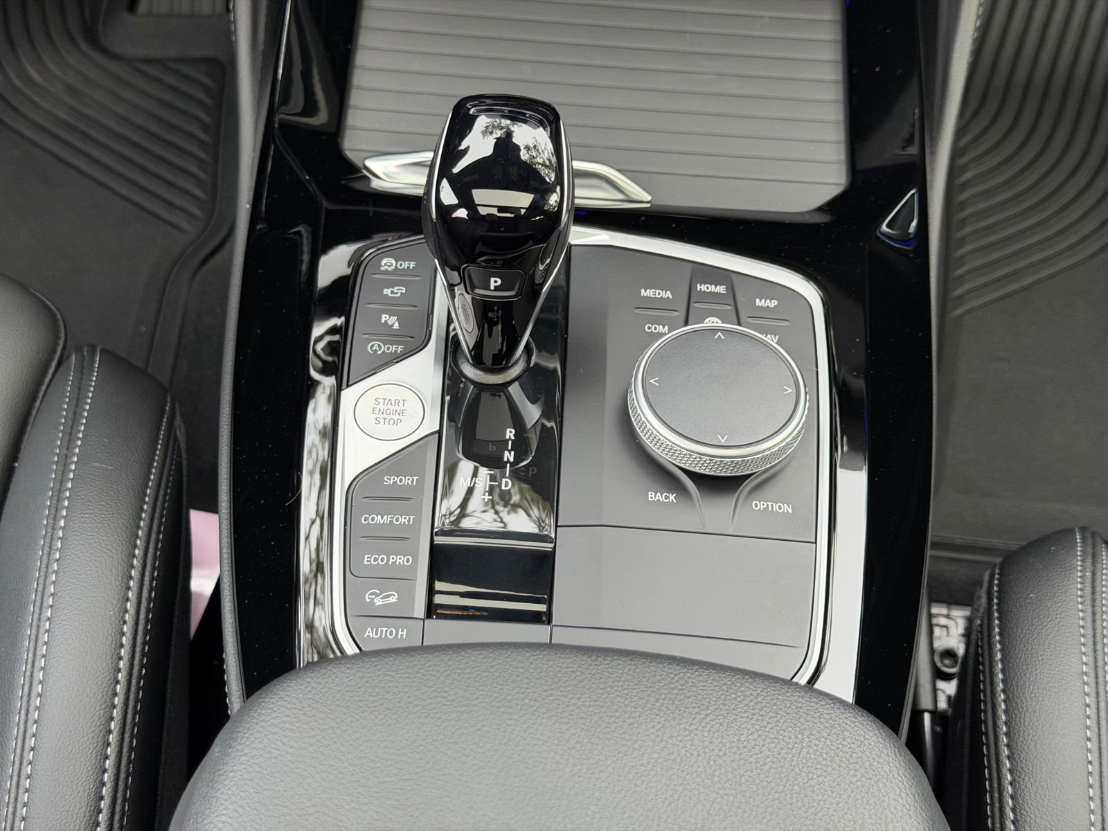 Certified 2023 BMW X4 xDrive30i w/ Parking Assistance Package image 17