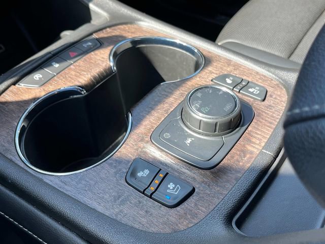 Used 2022 GMC Acadia Denali w/ Denali Ultimate Package AWD/4WD image 26