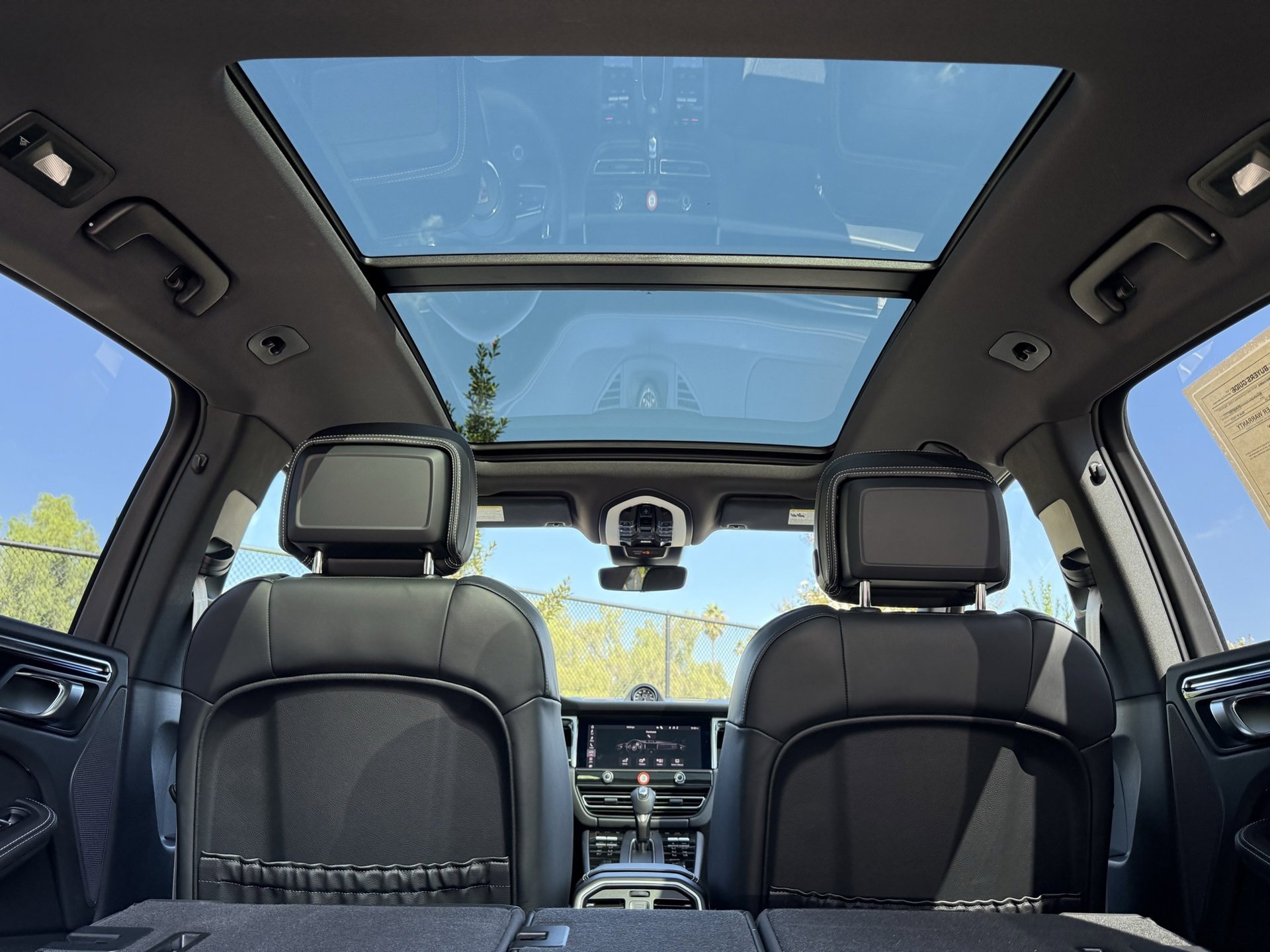Used 2025 Porsche Macan image 35