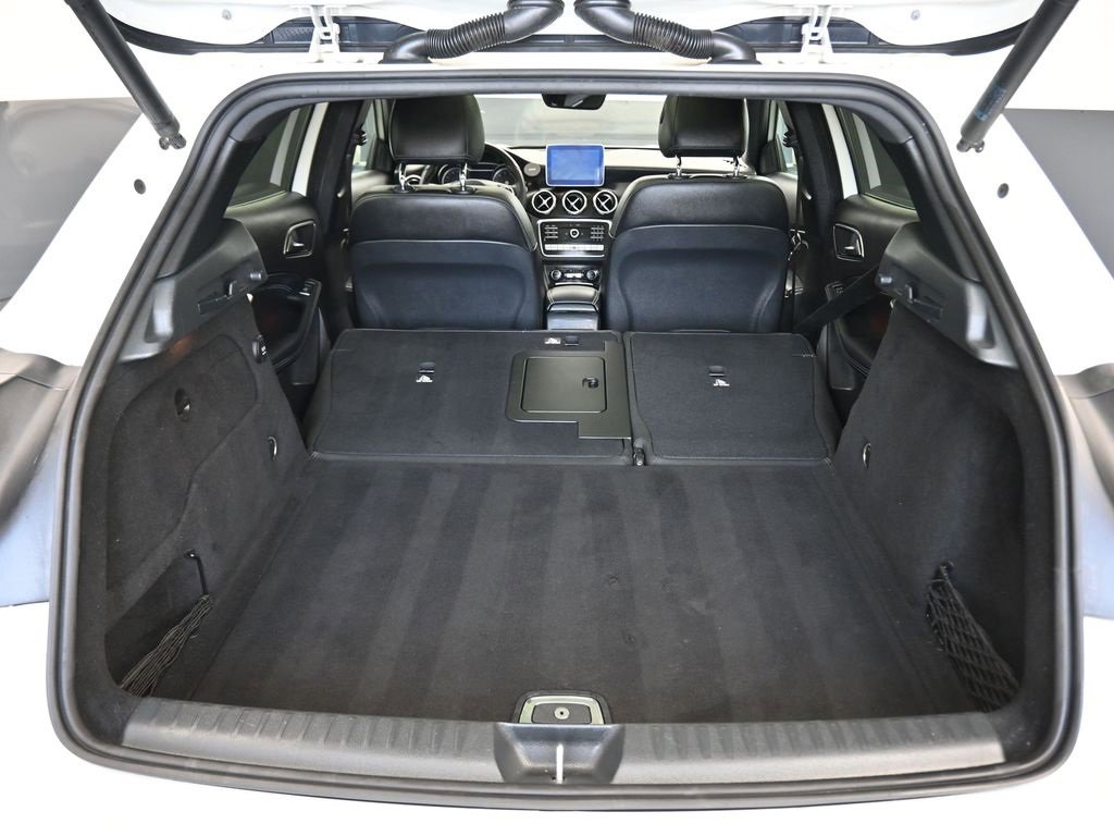 Used 2018 Mercedes-Benz GLA 250 4MATIC image 48