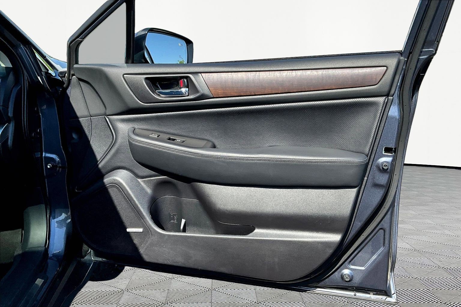 Used 2017 Subaru Outback 2.5i Limited image 28