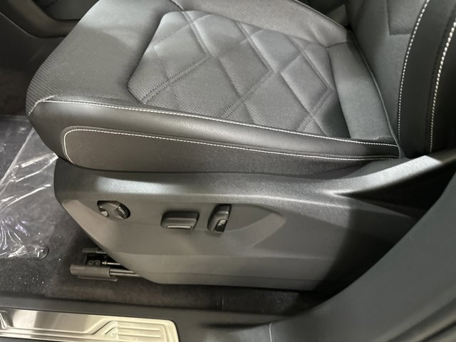 New 2026 Volkswagen Atlas SE image 17