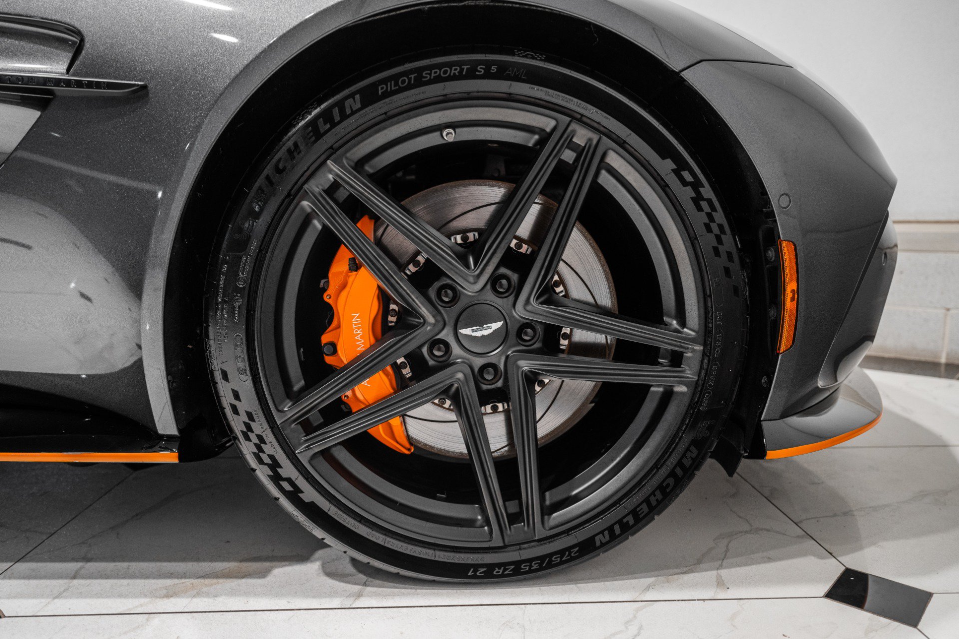 Used 2025 Aston Martin V8 Vantage Coupe RWD image 44