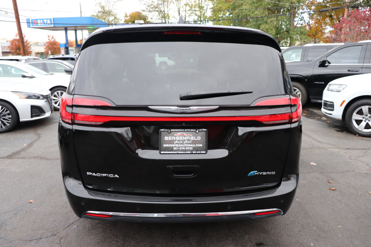 Used 2024 Chrysler Pacifica Limited image 4