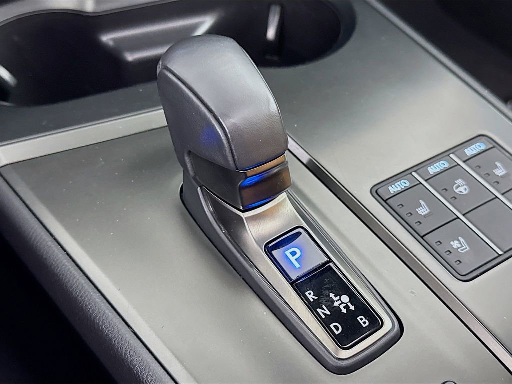 Certified 2025 Lexus UX 300h FWD image 17