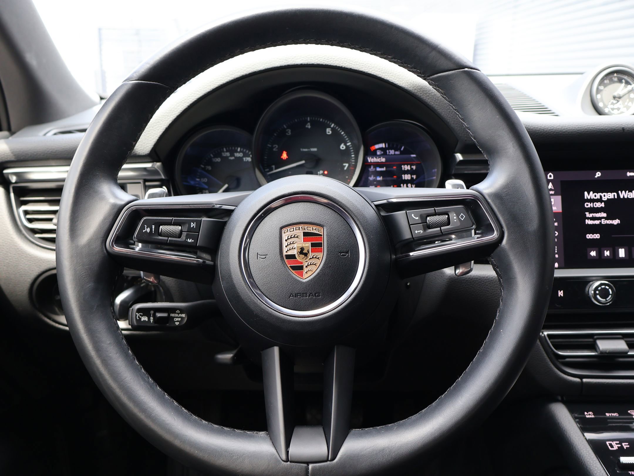 Certified 2023 Porsche Macan image 15