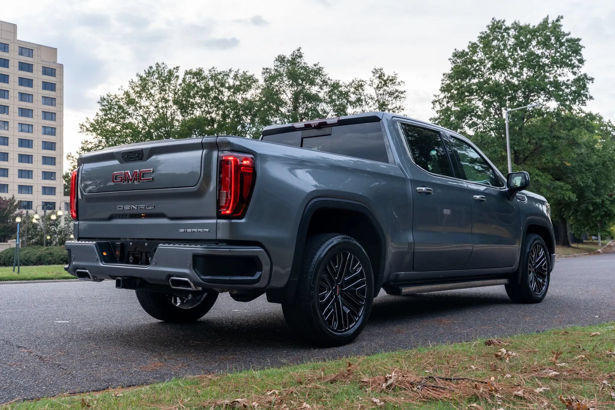 Used 2020 GMC Sierra 1500 Denali w/ Denali Ultimate Package AWD/4WD image 5