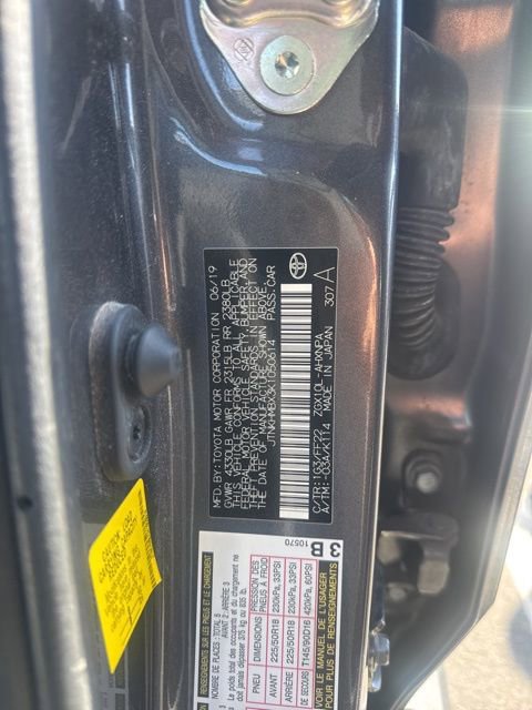 Used 2019 Toyota C-HR XLE image 12