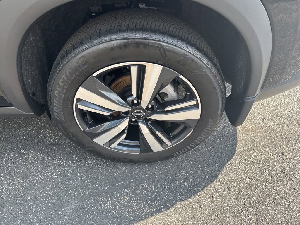 Used 2023 Nissan Rogue SL image 10