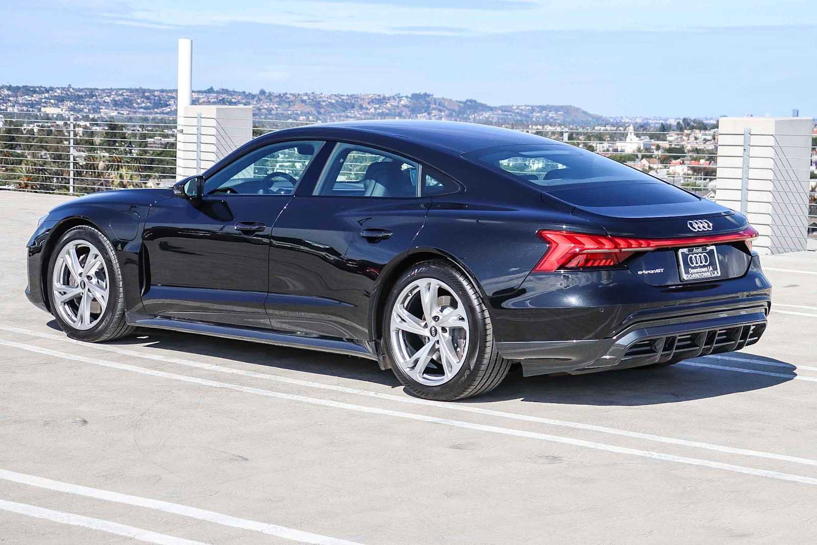 Used 2023 Audi e-tron GT Premium Plus AWD/4WD image 6