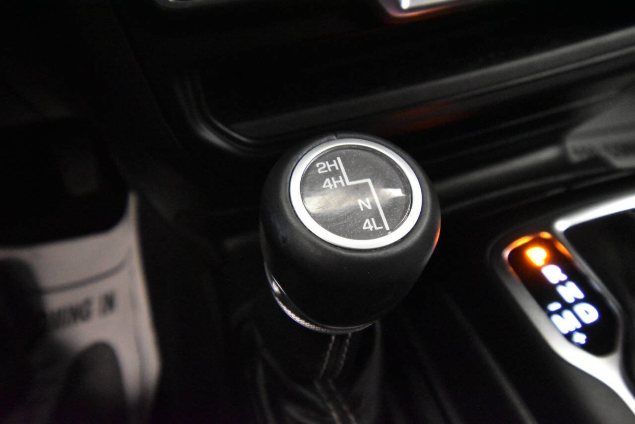 Used 2021 Jeep Wrangler Unlimited Sahara AWD/4WD image 19